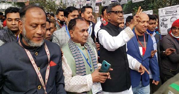 পৌরসভা নির্বাচনে বিপুল ভোটে জয়ী হলেন আলোচিত কাদের মির্জা